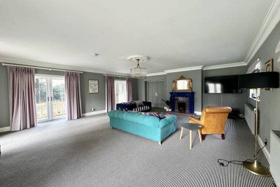 3510W 12 tv shoot location house in West Yorkshire family home with large bright living room