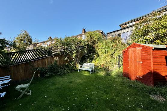 3507M 13 tv drama location house in Manchester with large garden