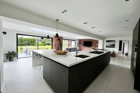 3509C 3 tv drama location house in Cheshire family home with contemporary open plan kitchen overlooking a large garden