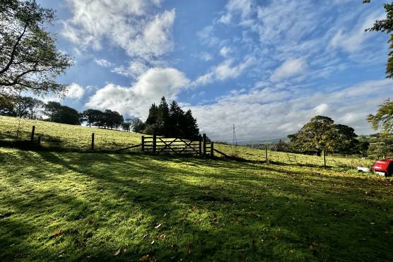 3508C 27 tv shoot location house in Derbyshire Grade II listed building with large garden