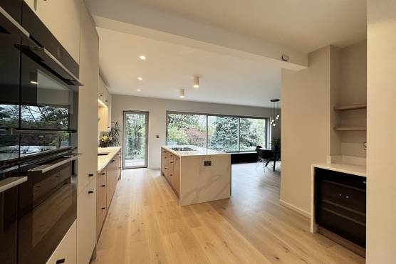 3513W 5 photo shoot location house in Leeds modern open plan kitchen with kitchen island.jpg