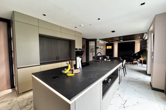 3515C 1 photo shoot location house in Cheshire modern open plan kitchen.jpg