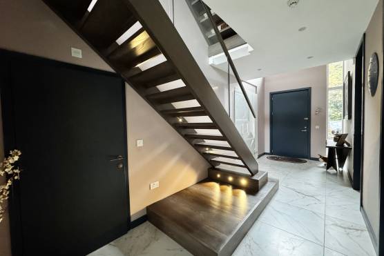 3515C 6 tv drama location house in Cheshire contemporary staircase.jpg