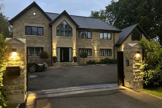 3517W 17 tv drama location house in West Yorkshire modern family home.jpg