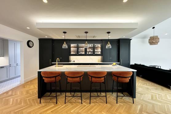 3504M 3 tv drama location house in Manchester modern kitchen island.jpg