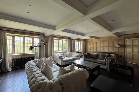 3316C 12 filming location house in Cheshire period property living room.jpg