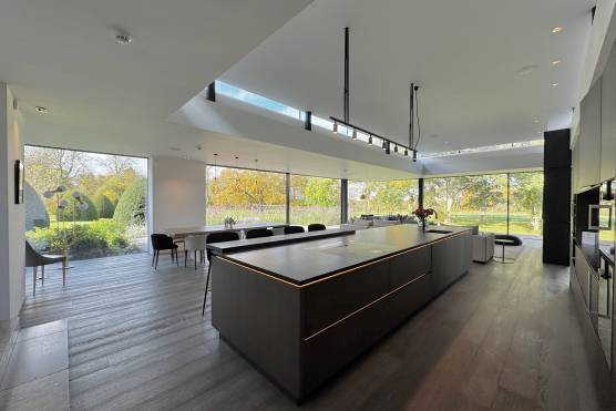 3316C 5 tv commercial location house in Cheshire modern open plan kitchen.jpg