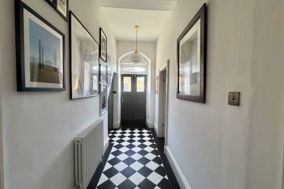 3522N 24 tv commercial location house in North Yorkshire stylish tiled entryway