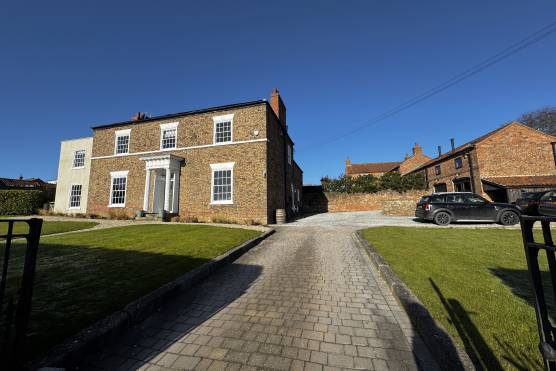 3522N 44 tv commercial location house in North Yorkshire with large garden