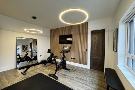 3523C 28 tv drama location house in Cheshire home gym.jpg