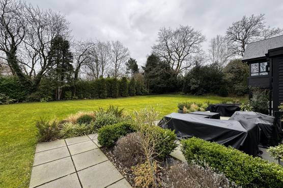 3523C 48 photo shoot location house in Cheshire modern house with garden.jpg