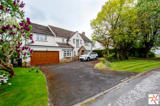 3101W 20 photo shoot location house in West Yorkshire detached family home.jpg