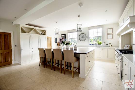 3152C 4 filming location in cheshire large kitchen with aga