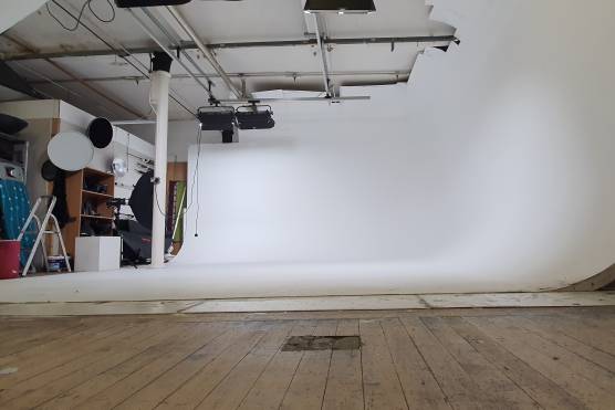 3156C-14-photo-shoot-location-studio-in-greater-manchester-infinity-cove.jpg