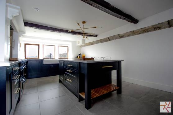 3173W 9 photo shoot location in west yorkshire kitchen with beams