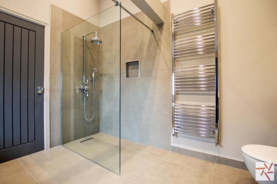 3176N 15 film location house in North Yorkshire with modern shower room