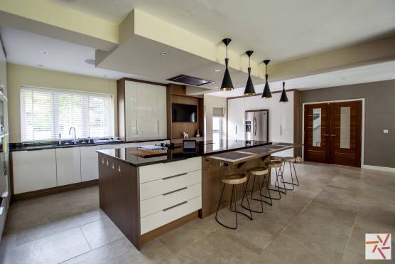 3189W 4 tv drama location house on the Wirral contemporary kitchen.jpg