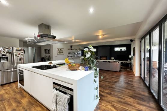 3449M 3 tv drama location large family home with in Manchester large open plan kitchen dining area