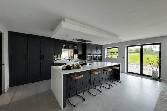 3469C 3 tv drama location house in Cheshire modern open plan kitchen and living area