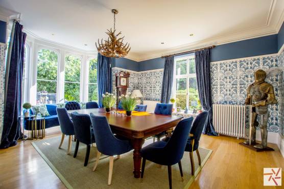 3290C-1-photo-shoot-location-house-in-Cheshire-period-property-dining-room.jpg