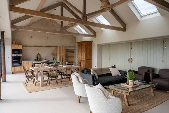 3363N-1-photo-shoot-location-house-in-North-Yorkshire-barn-conversion-in-neutral-styling.jpg