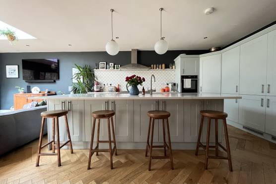 3428C 1 photo shoot location house in Cheshire stylish open plan kitchen