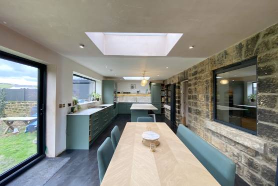 3458W_1_photo_shoot_location_in_West_Yorkshire_stylish_cottage_open_plan_kitchen
