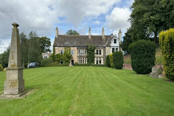 3496NE 1 photo shoot location house in North East England large period property with beautiful gardens