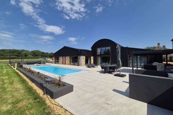 3500BR 1 photo shoot location house in Bristol contemporary location in with outdoor swimming pool