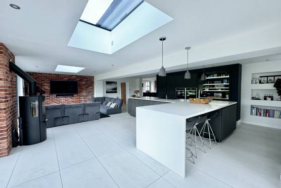 3509C 1 photo shoot location house in Cheshire family home with contemporary open plan kitchen overlooking a large garden