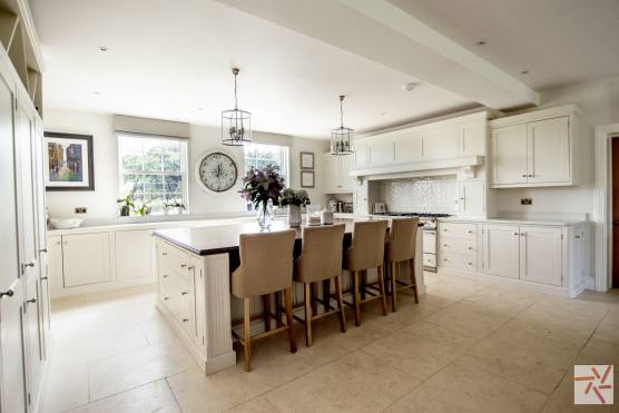 3152C 1 photo shoot location house in cheshire stylish kitchen