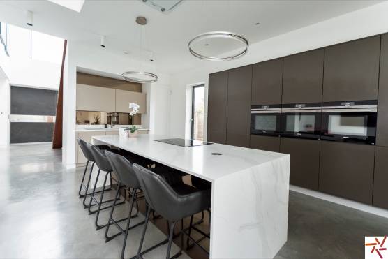 3307C-2-tv-advert-location-house-in-Cheshire-contemporary-open-plan-kitchen.jpg