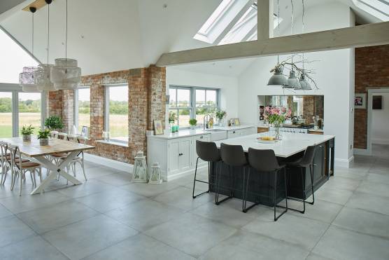 3420NG 1 photo shoot location house in Nottinghamshire stylish open plan kitchen with beams